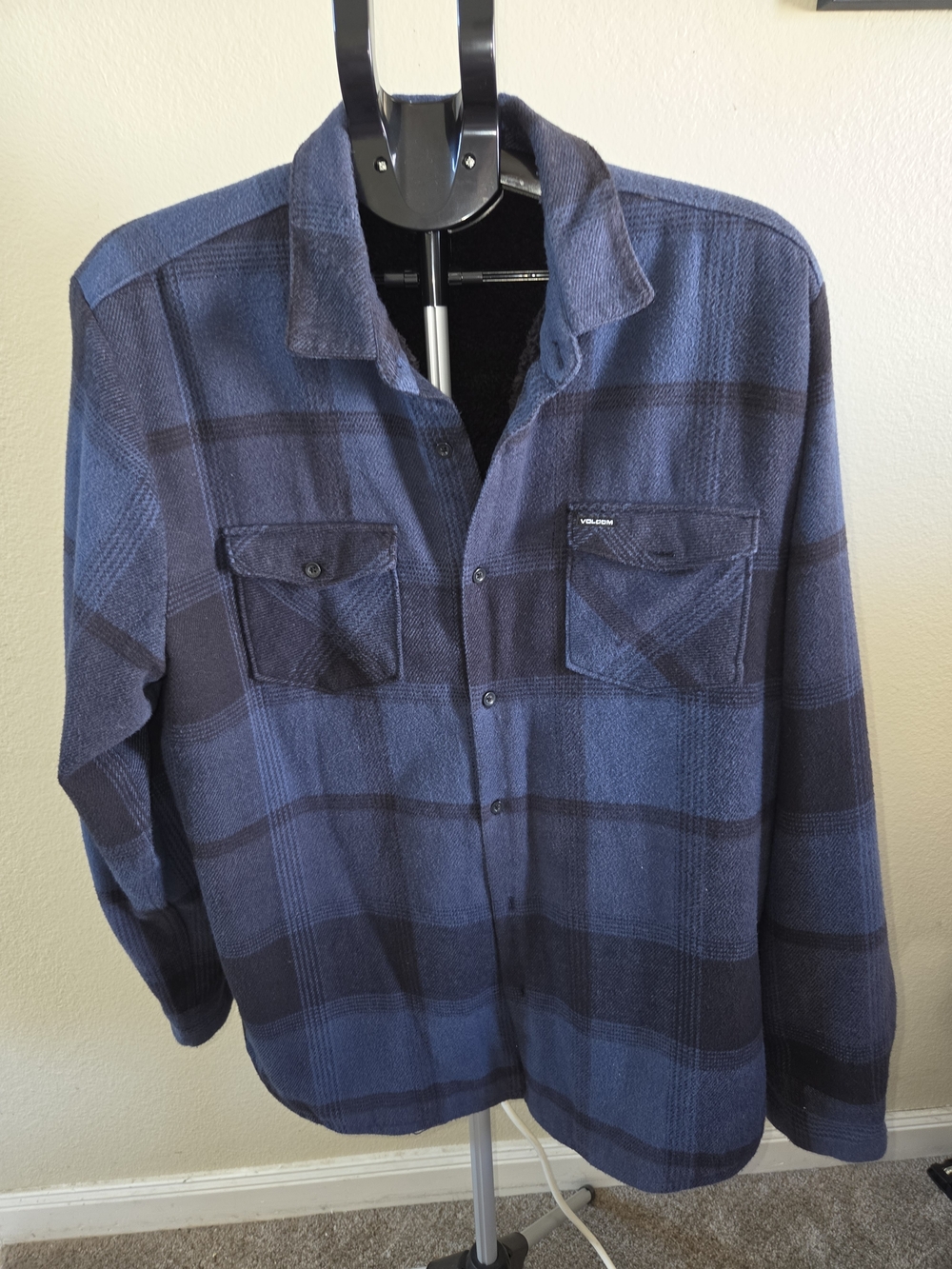 Volcom Men's Navy and Dark Blue Plaid Shirt Jacket XL